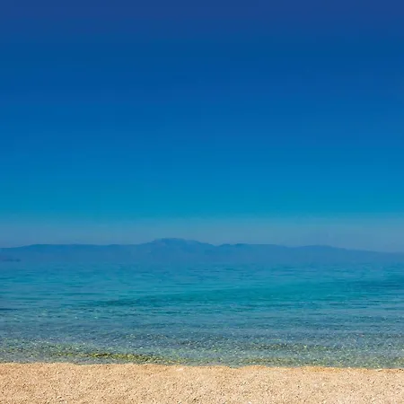 1 Bedroom Beach Front Home In Malinska בית נופש *