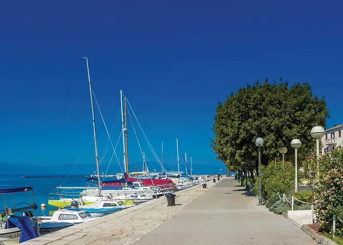 Beautiful In With Kitchen Malinska