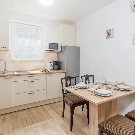 Beautiful In With Kitchen Feriehus Malinska