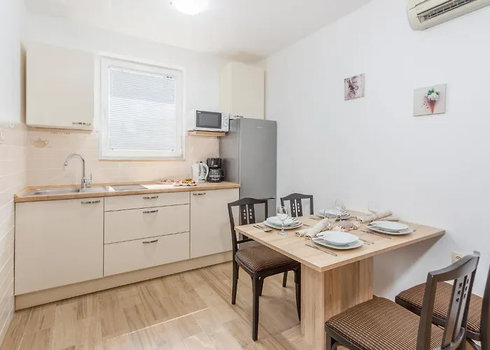 Beautiful In With Kitchen Dom wakacyjny Malinska