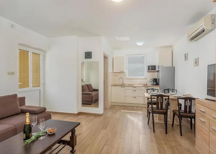 Beautiful In With Kitchen *